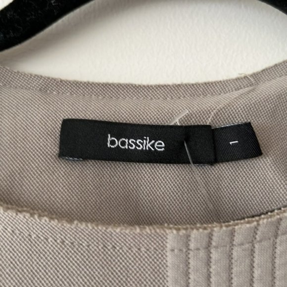 JEANSWEST Metallic Mustard Gold Turtleneck Sweater NWT - Picture 2 of 9